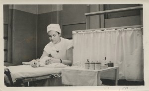 Hazel in the operating theater Hazel wasn't sure what to do when they handed her the child.